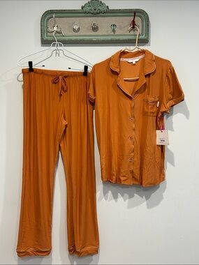 Treasures By Shabby Chic Pumpkin Spice Gold Short Sleeve Pajama Set Medium women